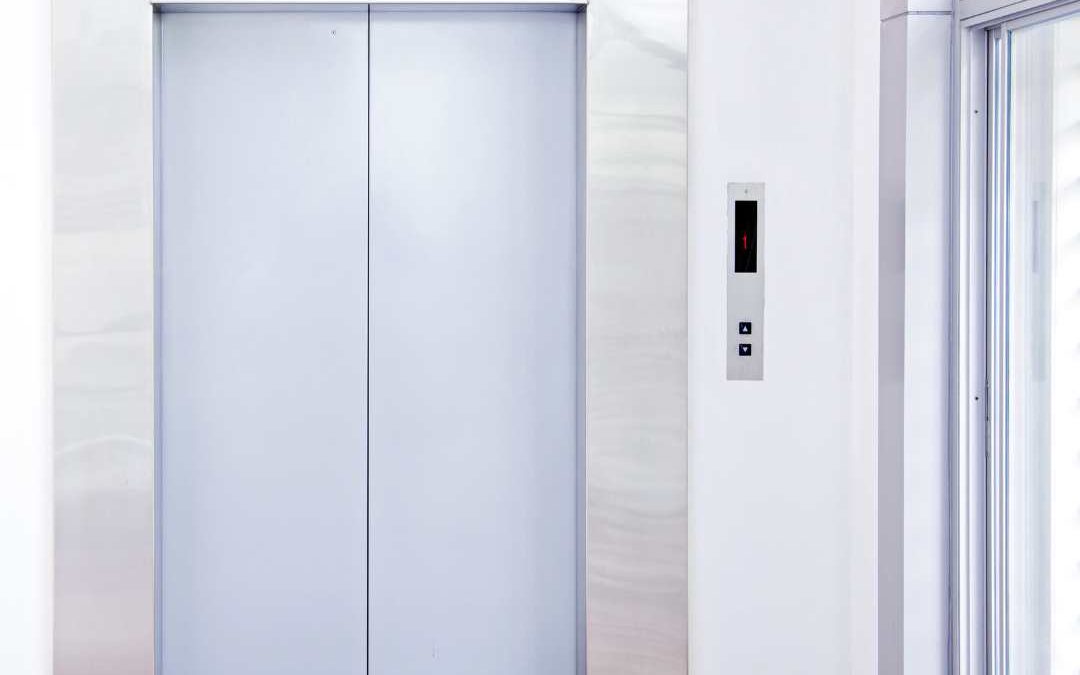 Ventajas de instalar un variador de frecuencia en un ascensor