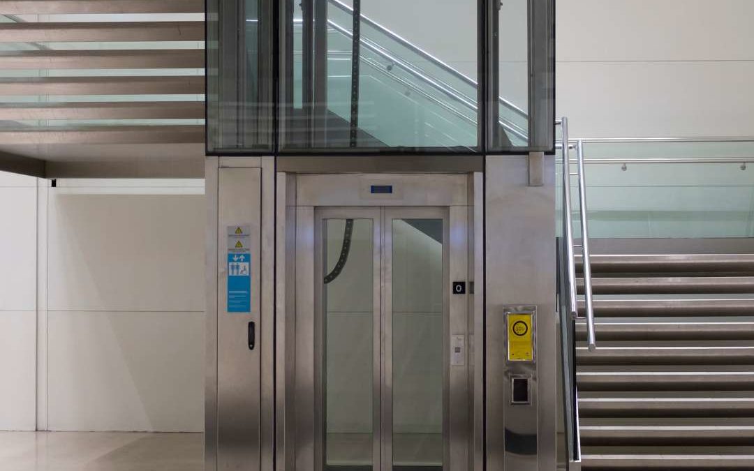Guía detallada para entender qué significa bajar un ascensor a cota cero.